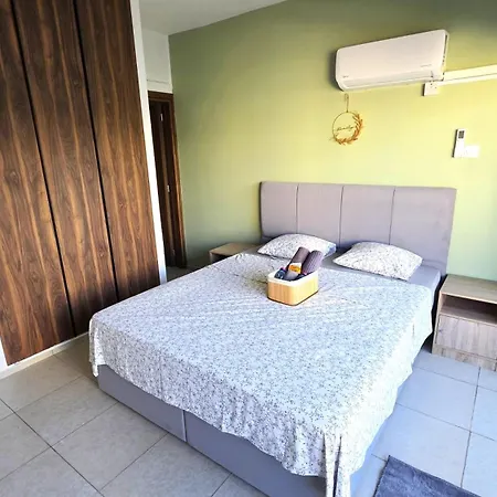 Appartement Charming 1br Stay, 5 Minutes Walk To The Beach!