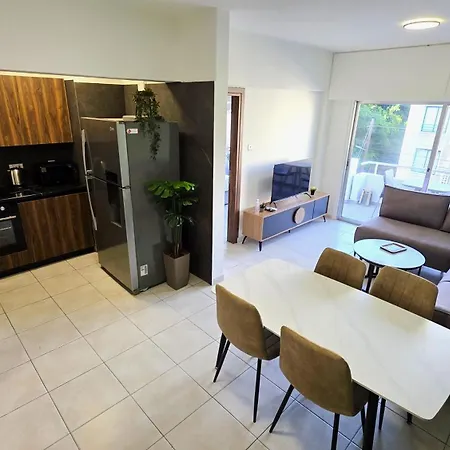 Charming 1br Stay, 5 Minutes Walk To The Beach! *